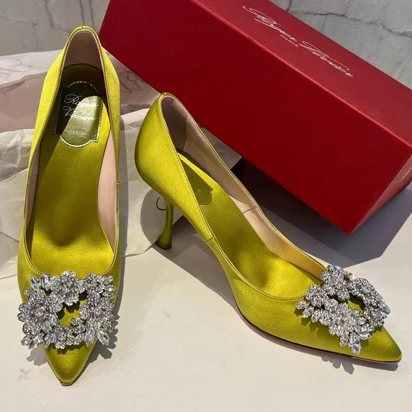 Roger Vivier Chartreuse, Satin and Crystal Pumps, size 37 - Picture 2 of 7